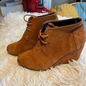 TOMS NEW - Kala Suede Wedge Bootie